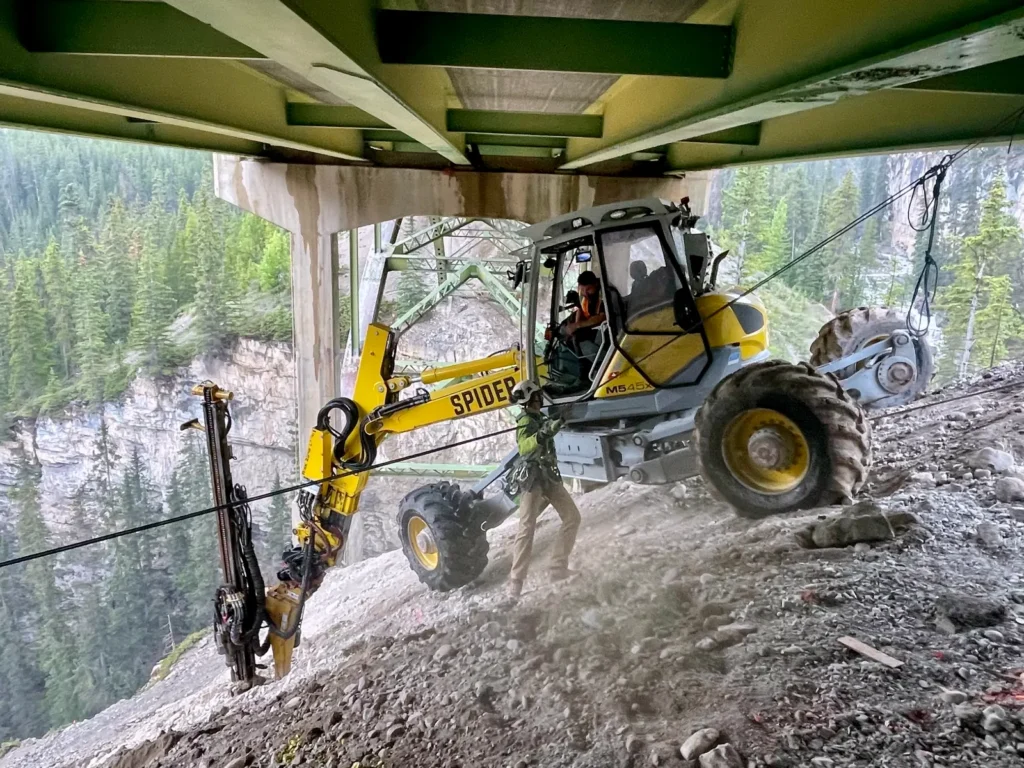 SpiderExcavators under bridge drilling